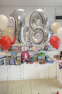 Balon za 18. rođendan u metalik sivoj boji